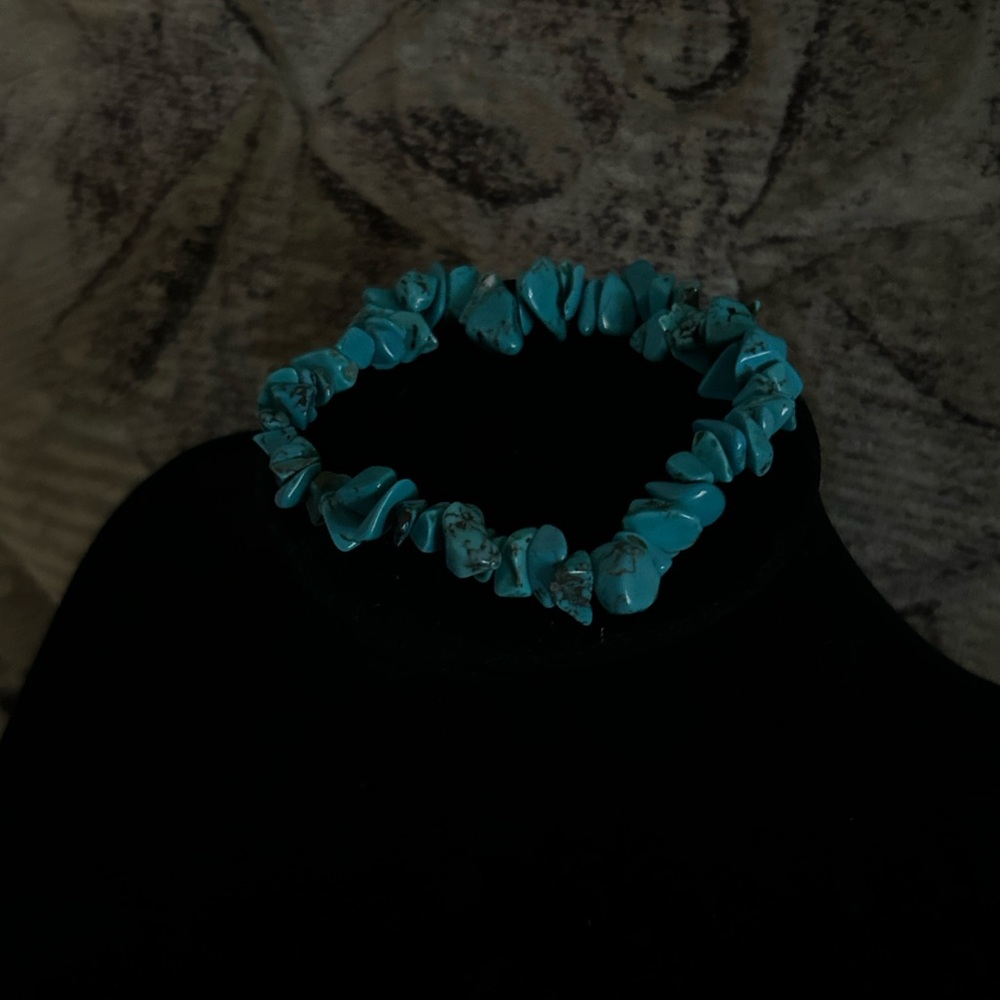 Turquoise Chip Stretch Bracelet
